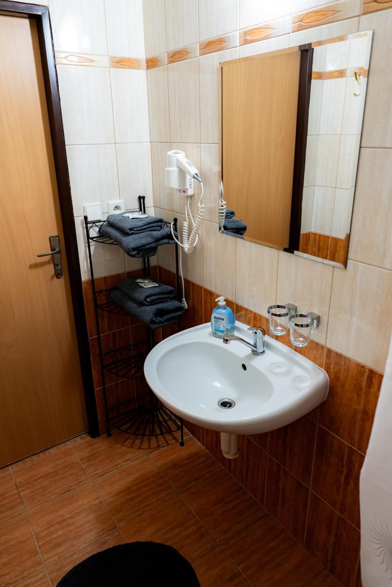 Hotel Cementar Hranice  Exterior photo