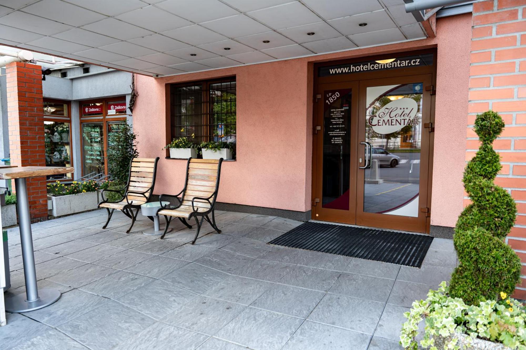 Hotel Cementar Hranice  Exterior photo